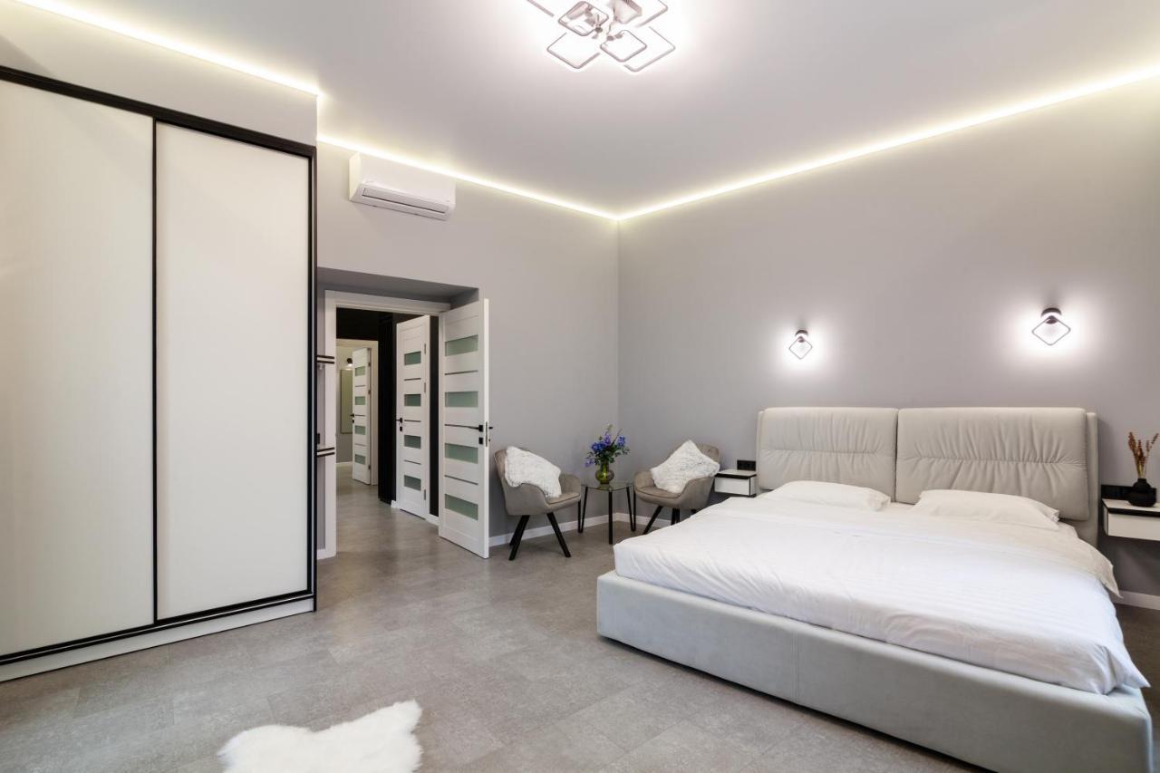 Two Bedrooms 13 Shpytalna Street Λβιβ Εξωτερικό φωτογραφία